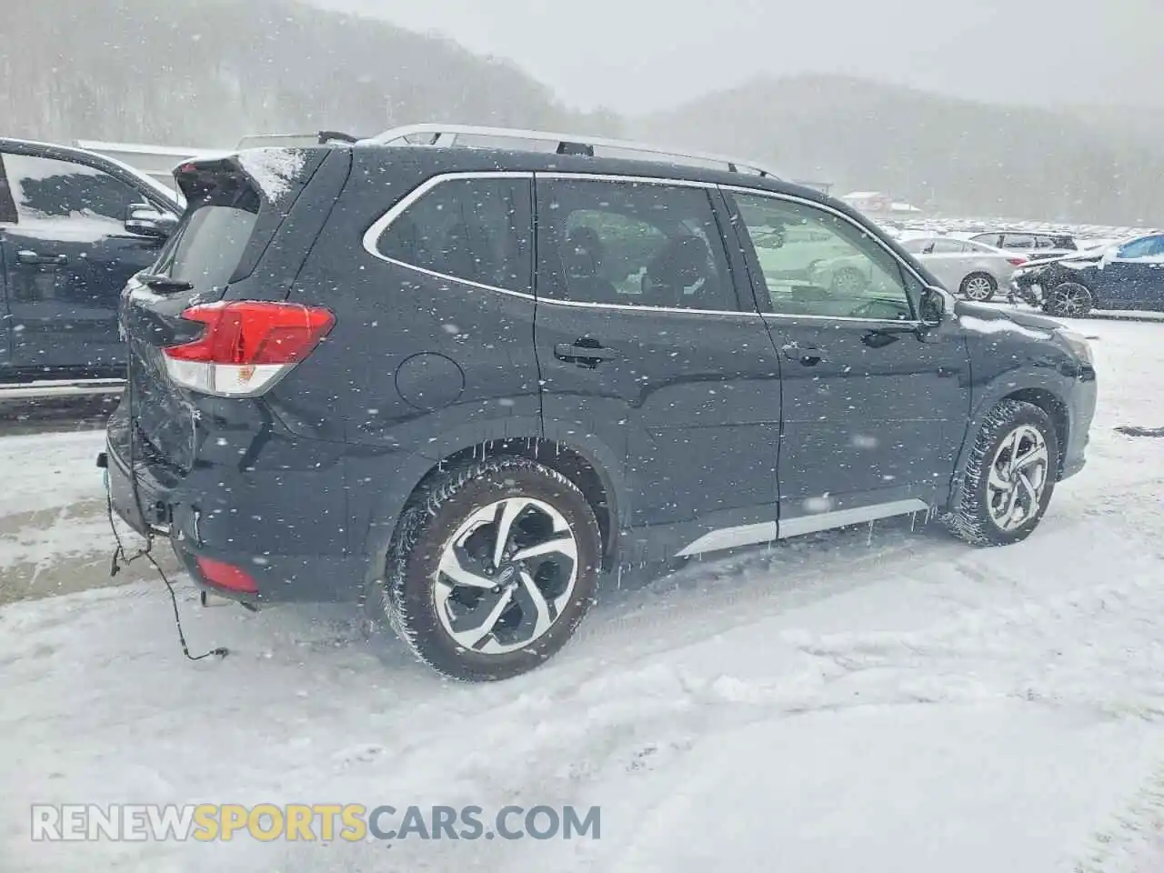 3 Photograph of a damaged car JF2SKARC5NH511476 SUBARU FORESTER 2022