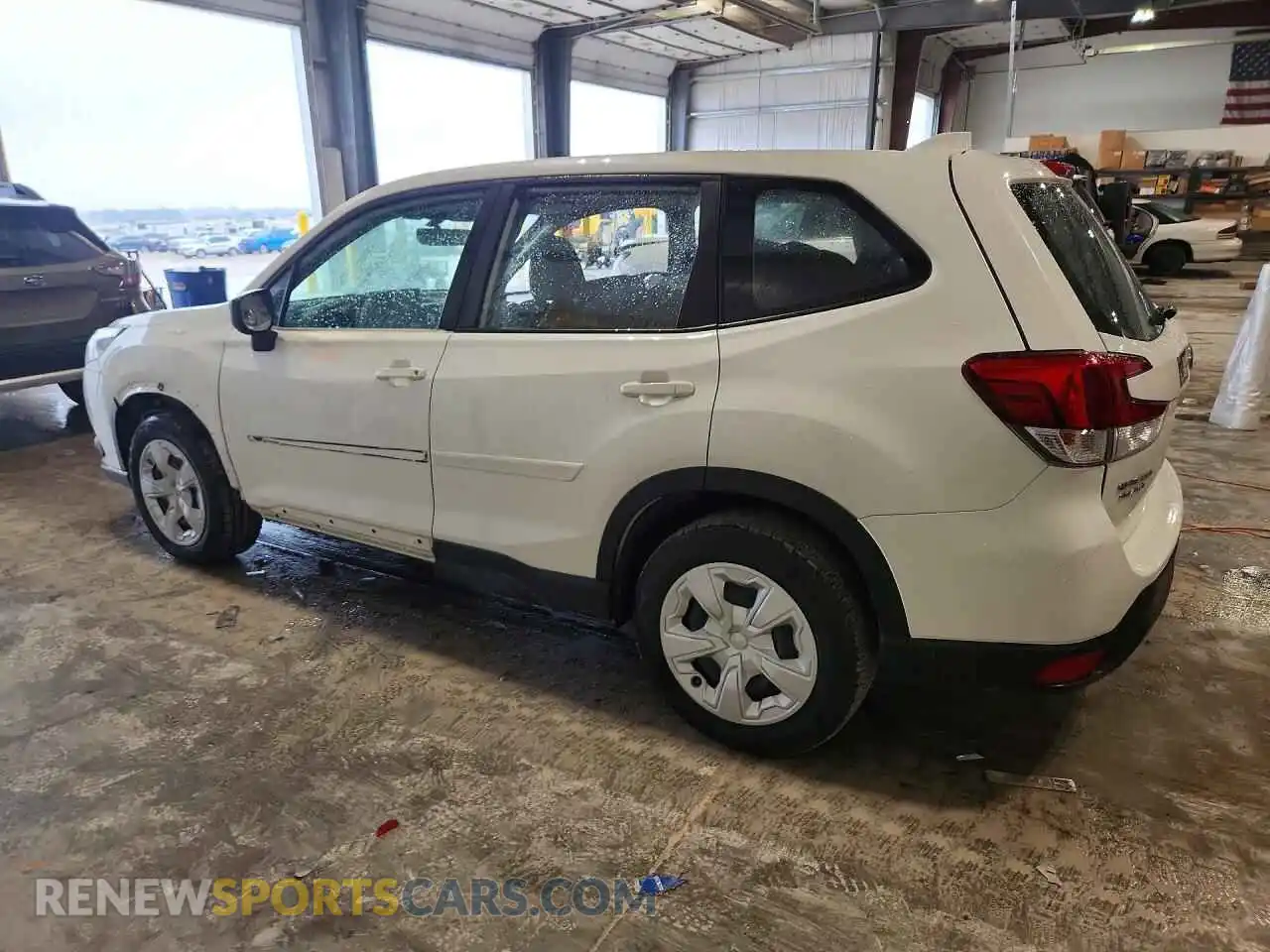 2 fotografías del automóvil dañado JF2SKAAC2PH404545 SUBARU FORESTER 2023