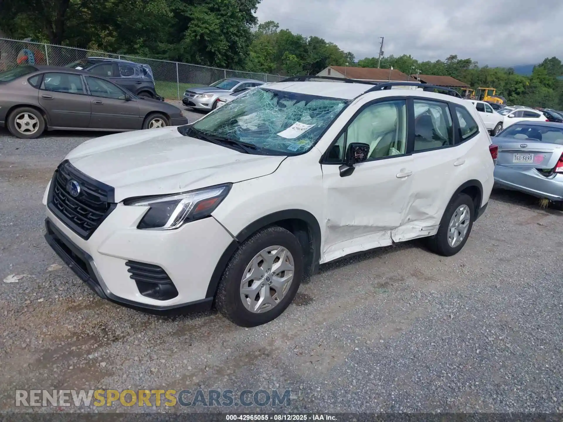 2 fotografías del automóvil dañado JF2SKACC9PH536795 SUBARU FORESTER 2023