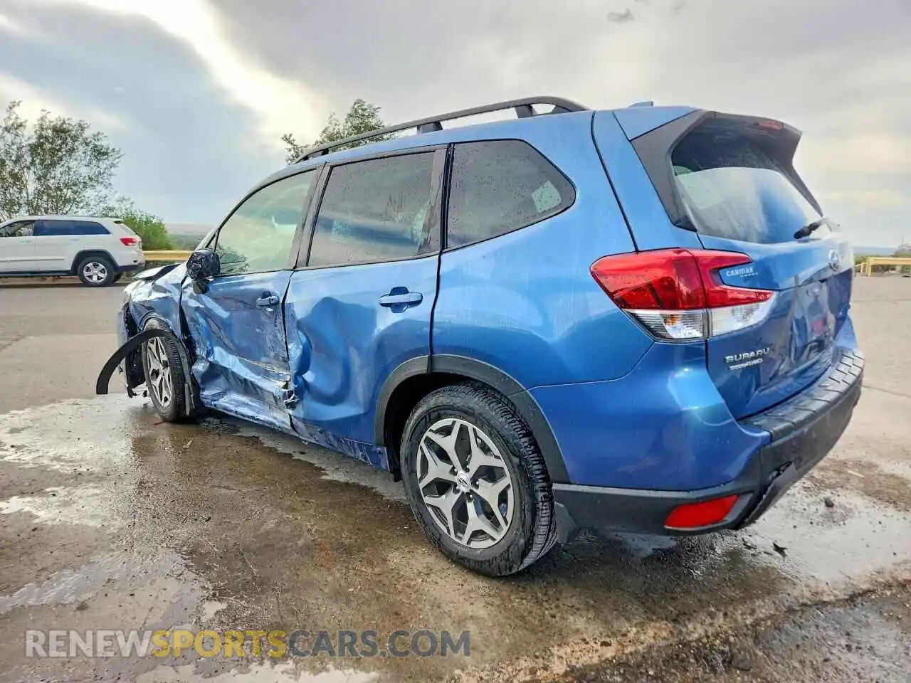 2 fotografías del automóvil dañado JF2SKAEC0PH467167 SUBARU FORESTER 2023