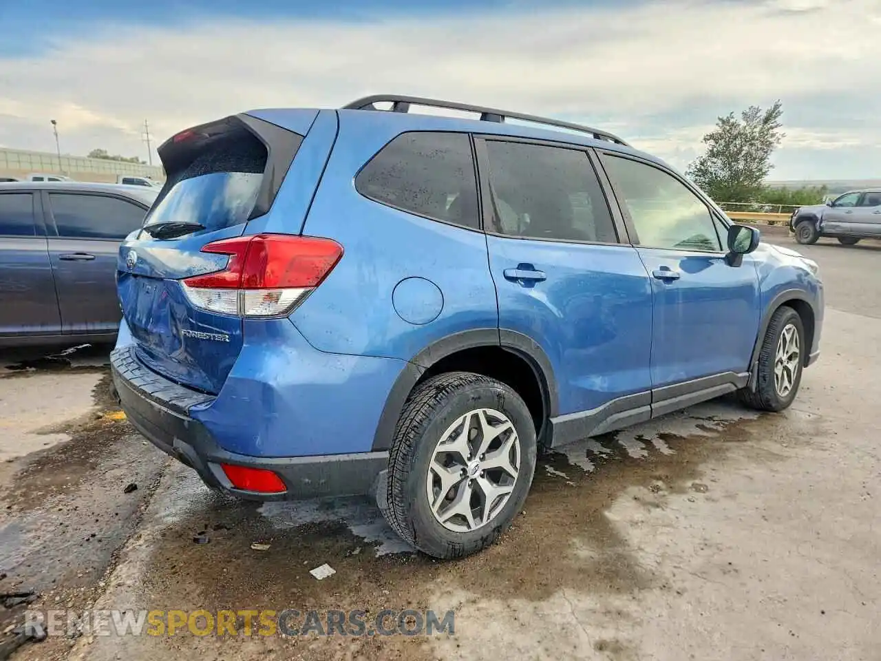 3 fotografías del automóvil dañado JF2SKAEC0PH467167 SUBARU FORESTER 2023