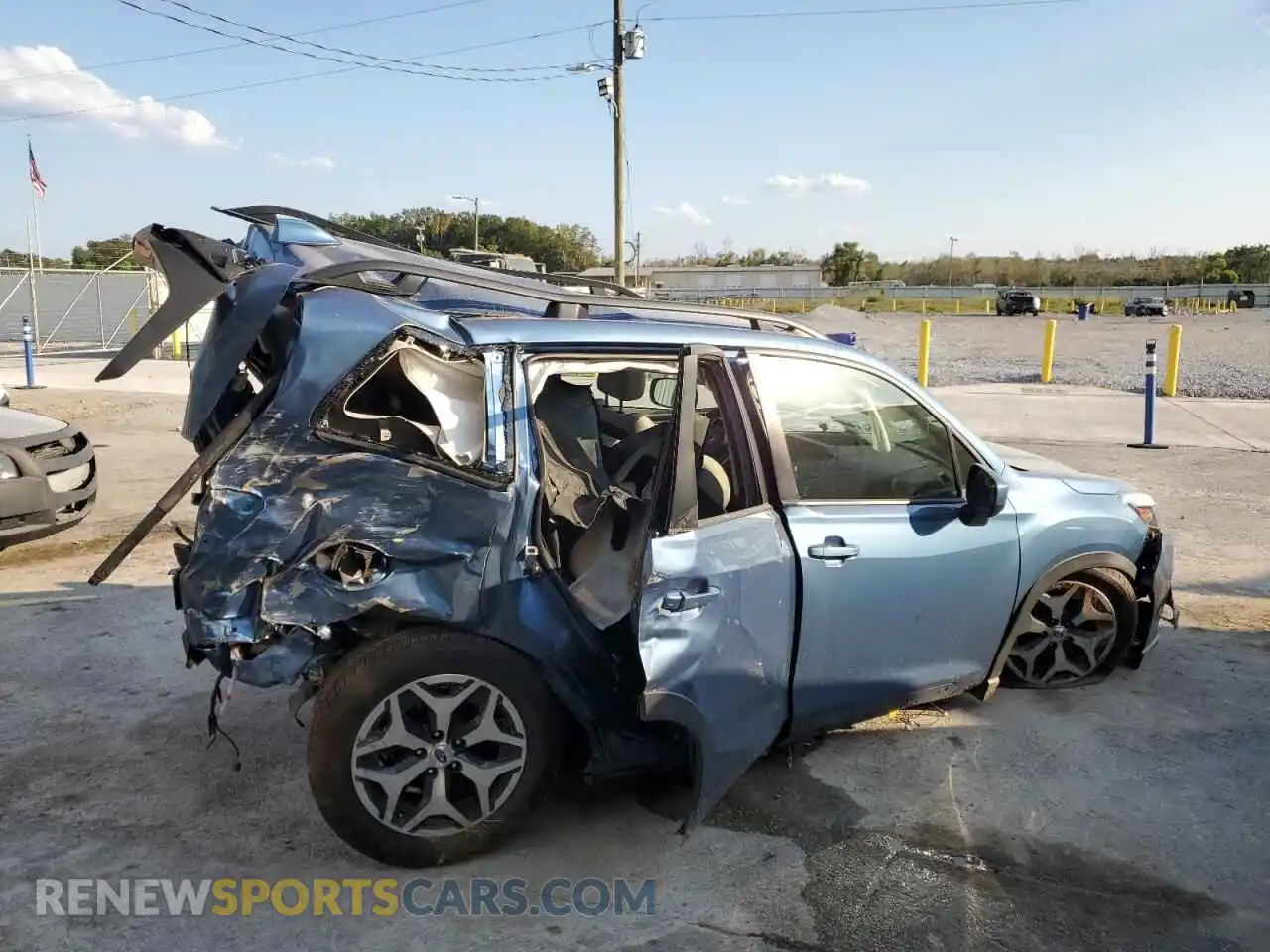 3 Photograph of a damaged car JF2SKAEC1PH442813 SUBARU FORESTER 2023