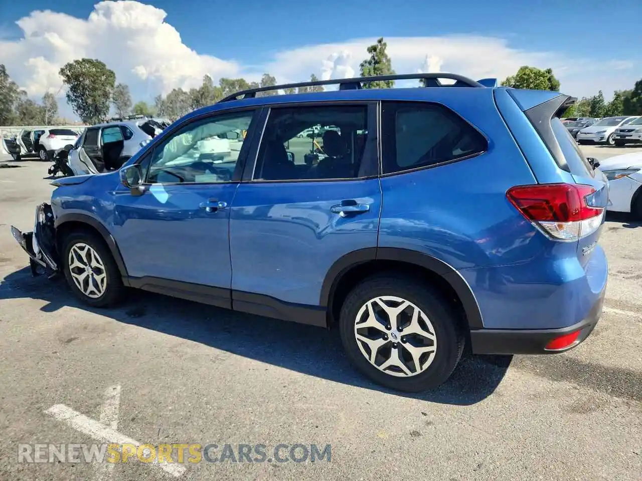 2 fotografías del automóvil dañado JF2SKAEC6PH478433 SUBARU FORESTER 2023