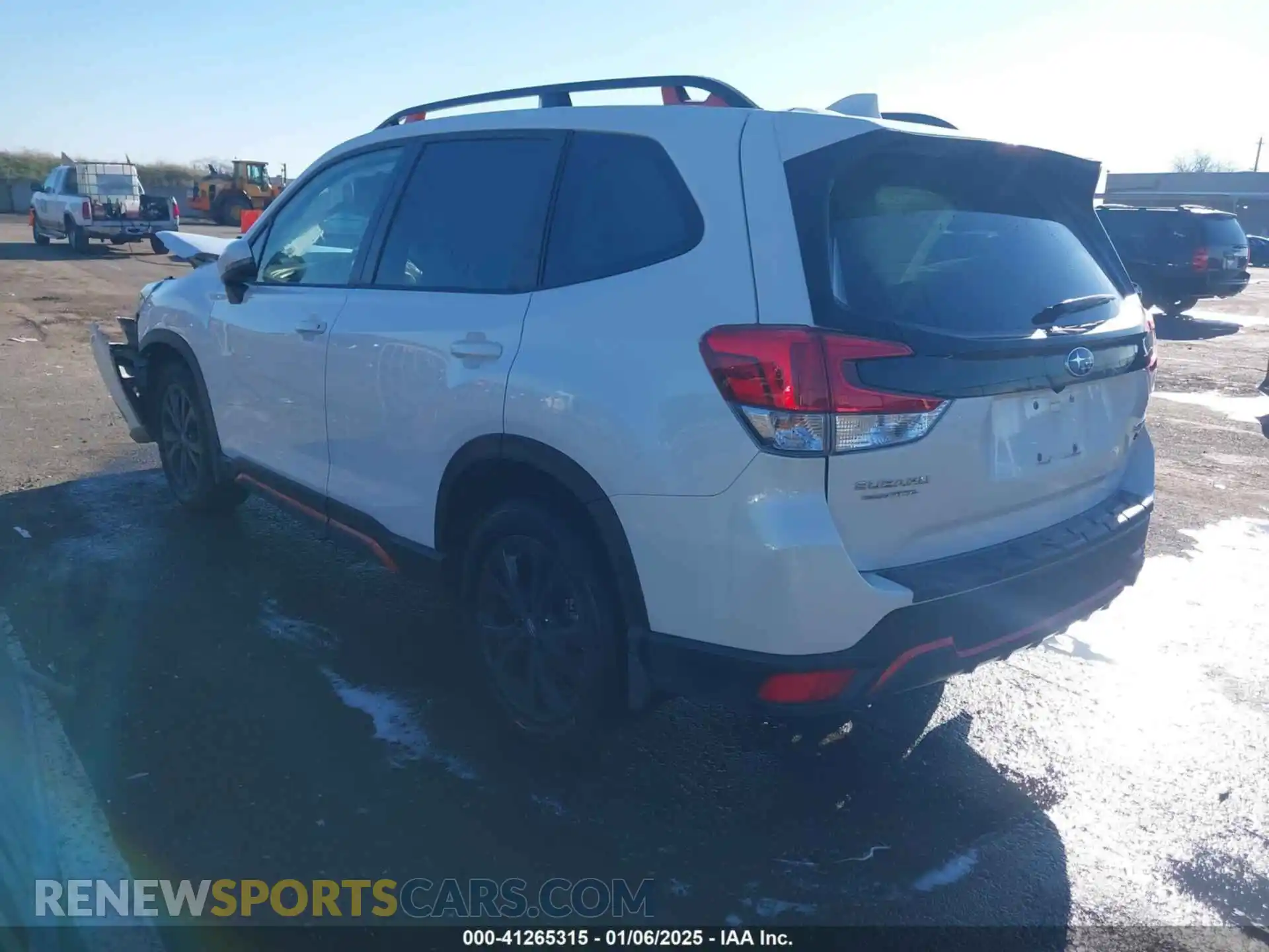 3 fotografías del automóvil dañado JF2SKAJC7PH477135 SUBARU FORESTER 2023