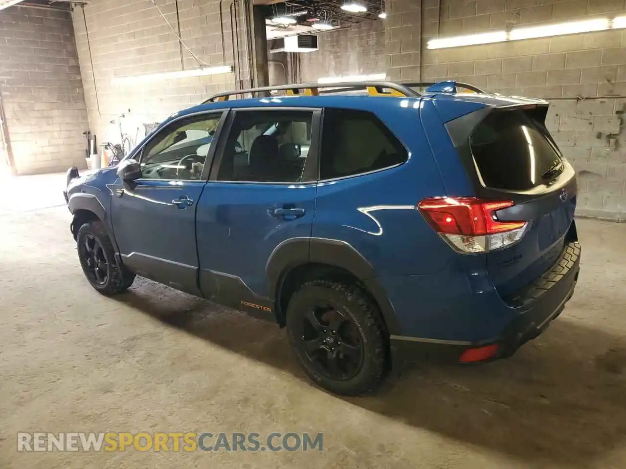 2 fotografías del automóvil dañado JF2SKAMC3PH517187 SUBARU FORESTER 2023