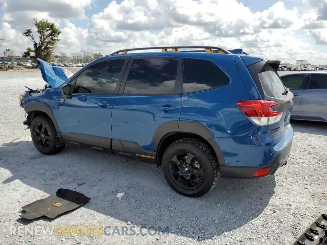 2 fotografías del automóvil dañado JF2SKAMC4PH538792 SUBARU FORESTER 2023