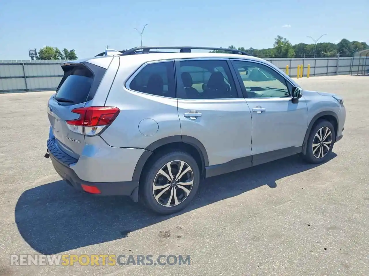 3 fotografías del automóvil dañado JF2SKAPC2PH508685 SUBARU FORESTER 2023