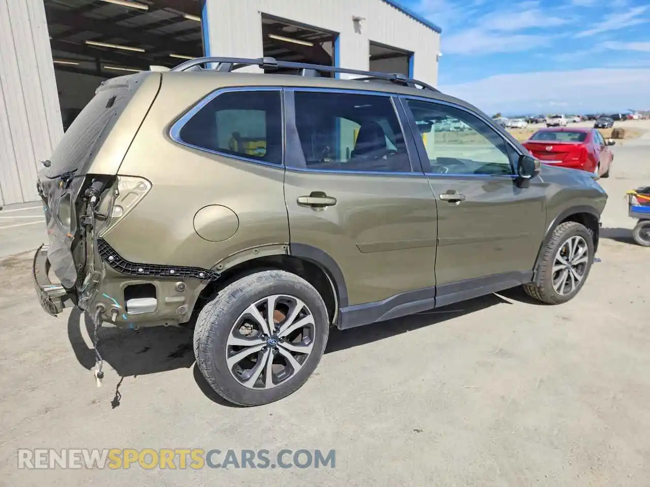 3 Фотография поврежденного автомобиля JF2SKAPC3PH446424 SUBARU FORESTER 2023