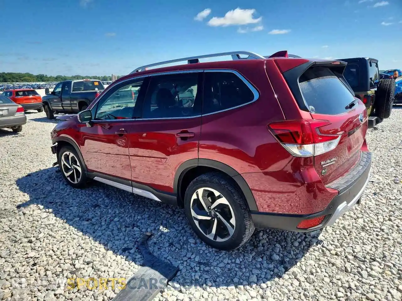 2 fotografías del automóvil dañado JF2SKARC4PH524920 SUBARU FORESTER 2023