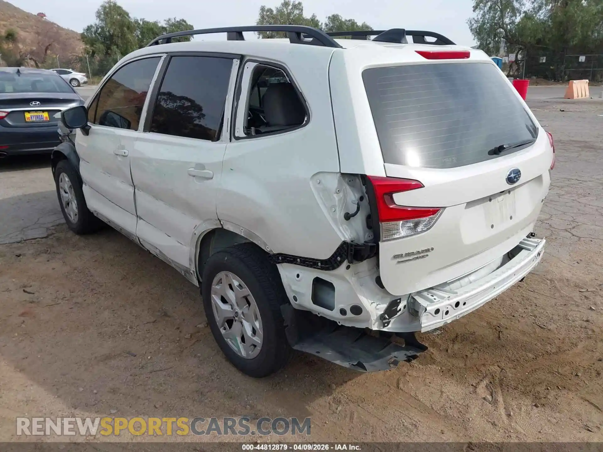 3 fotografías del automóvil dañado JF2SKABC3RH435918 SUBARU FORESTER 2024