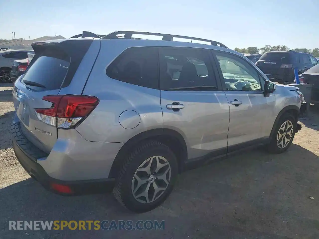 3 Фотография поврежденного автомобиля JF2SKADC1RH476111 SUBARU FORESTER 2024