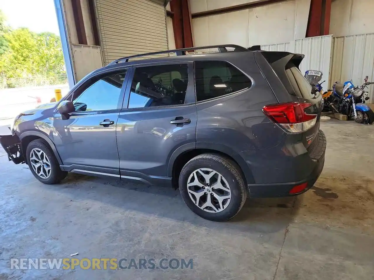 2 fotografías del automóvil dañado JF2SKADC3RH400793 SUBARU FORESTER 2024