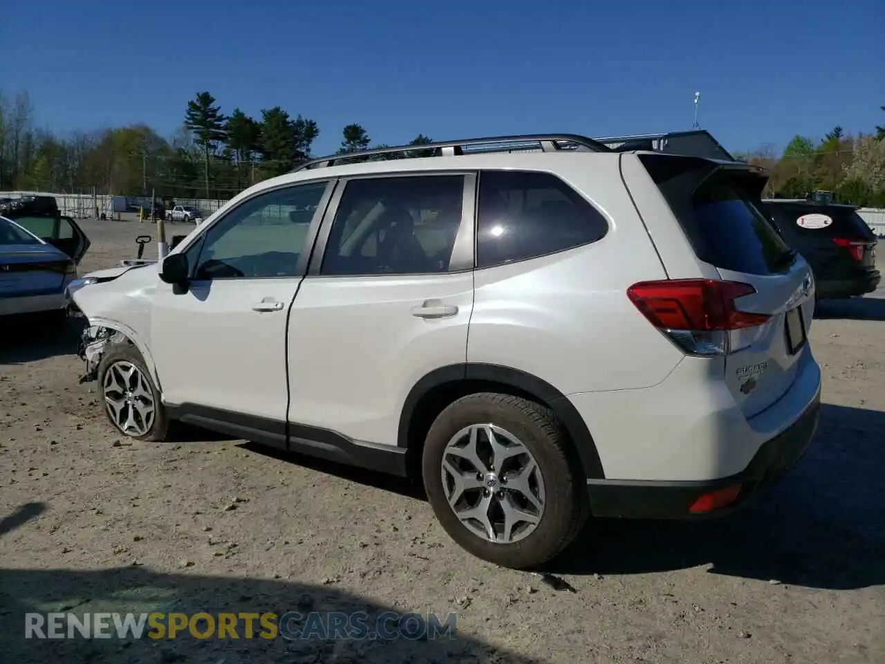 2 fotografías del automóvil dañado JF2SKADC4RH481660 SUBARU FORESTER 2024