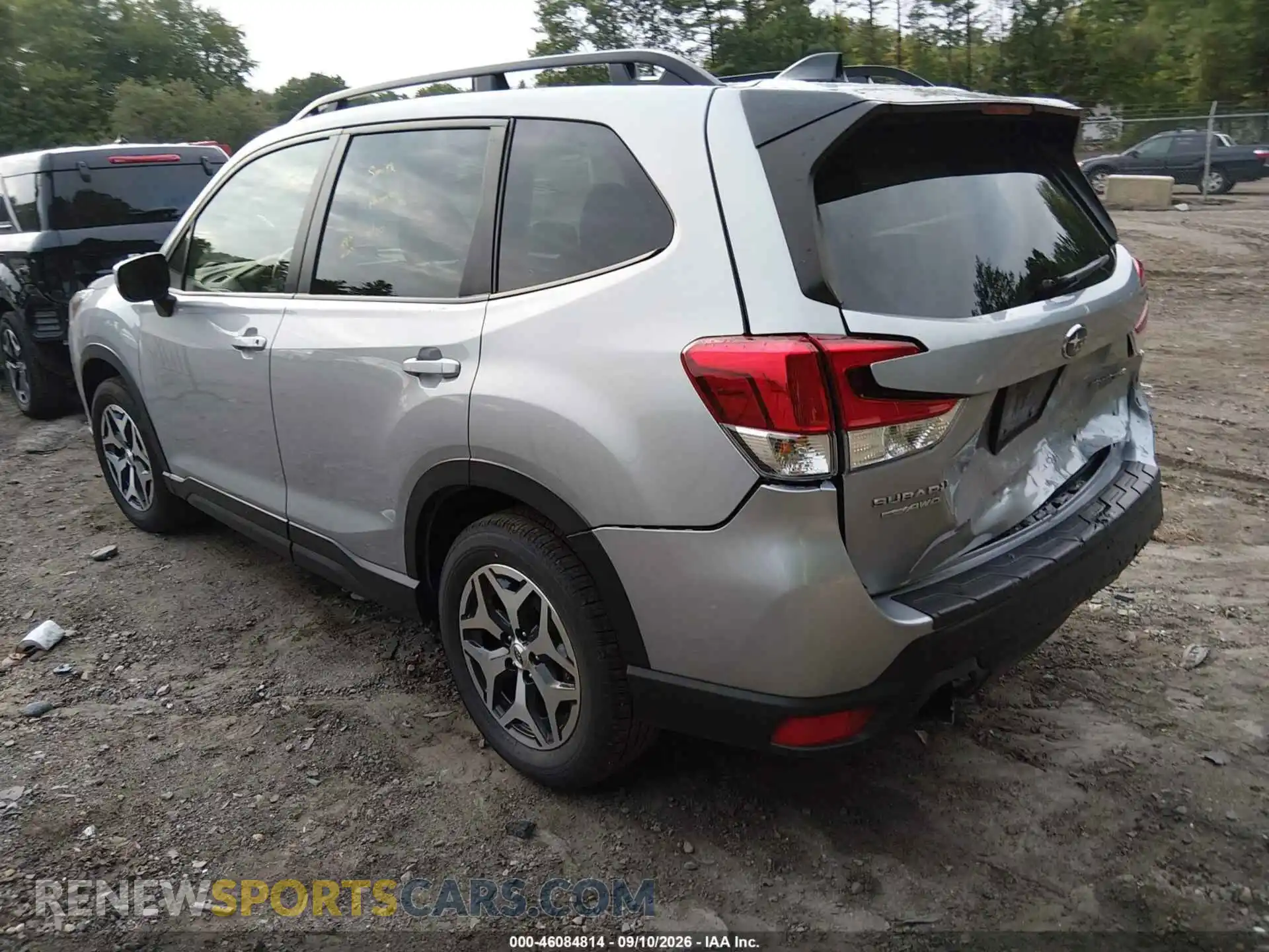 3 Фотография поврежденного автомобиля JF2SKADC9RH413984 SUBARU FORESTER 2024