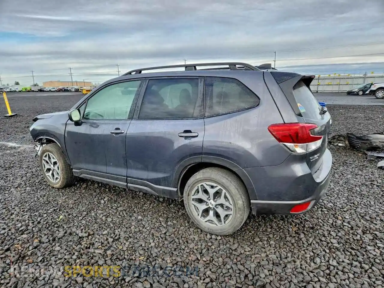 2 fotografías del automóvil dañado JF2SKADCXRH485311 SUBARU FORESTER 2024