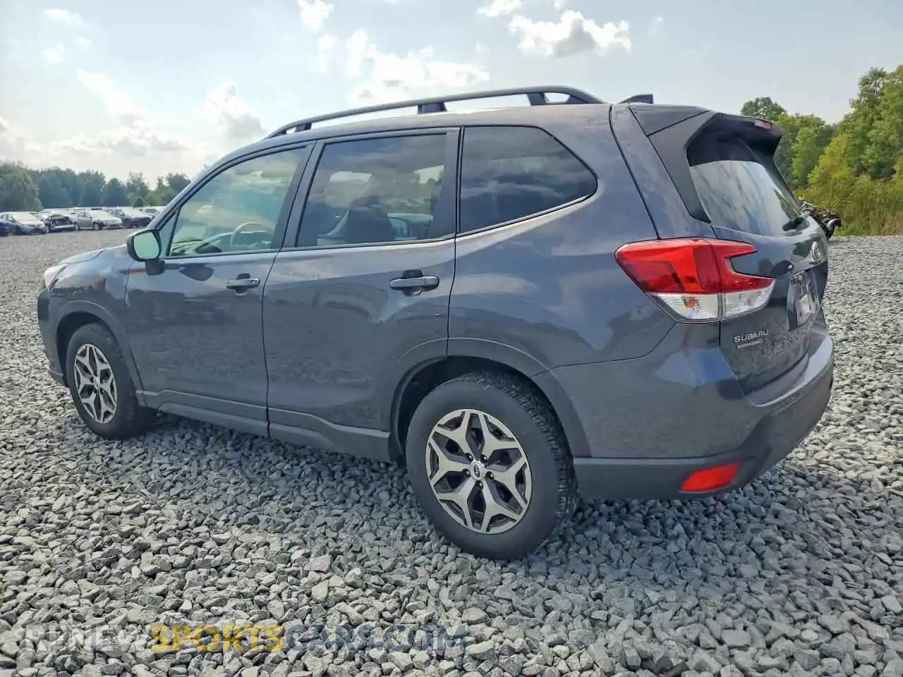 2 fotografías del automóvil dañado JF2SKADCXRH516797 SUBARU FORESTER 2024