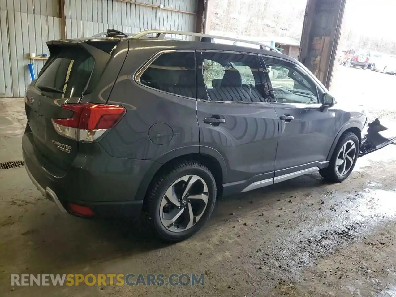 3 Фотография поврежденного автомобиля JF2SKAMC0RH404235 SUBARU FORESTER 2024