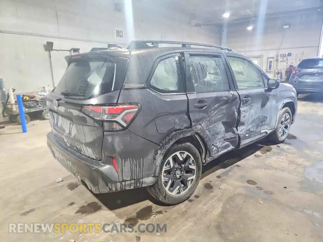 3 Фотография поврежденного автомобиля JF2SLDAC8SH457757 SUBARU FORESTER 2025