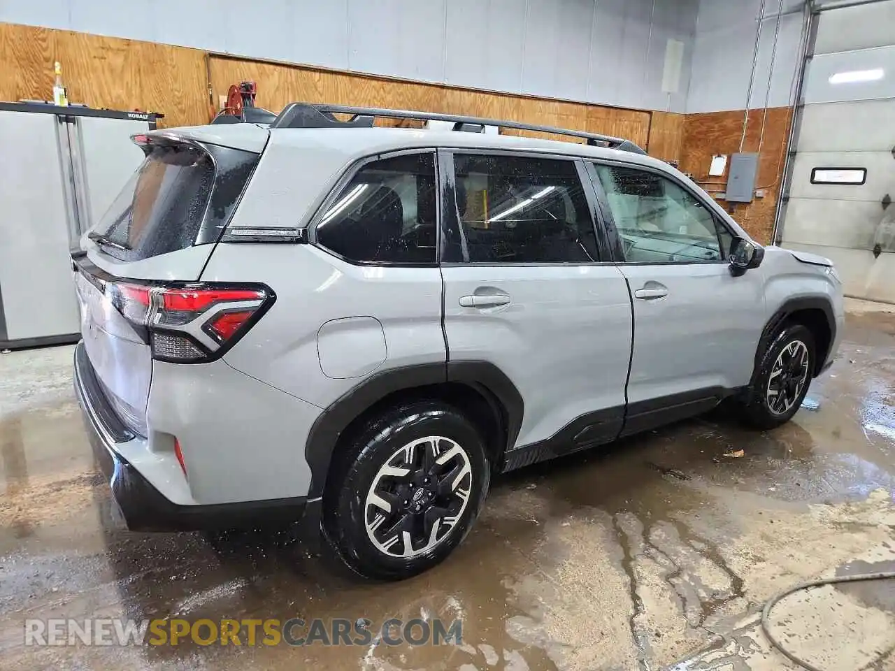3 Фотография поврежденного автомобиля JF2SLDDC3SH485199 SUBARU FORESTER 2025
