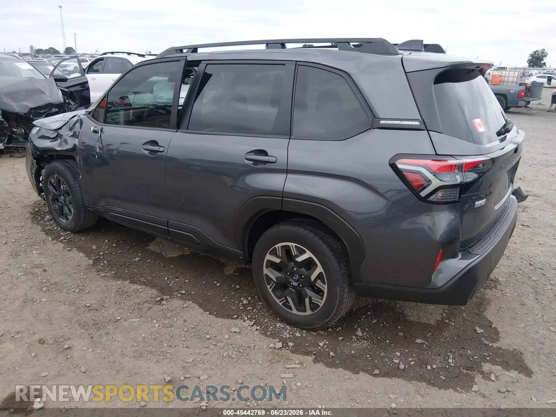 3 Фотография поврежденного автомобиля JF2SLDDC7SH612052 SUBARU FORESTER 2025