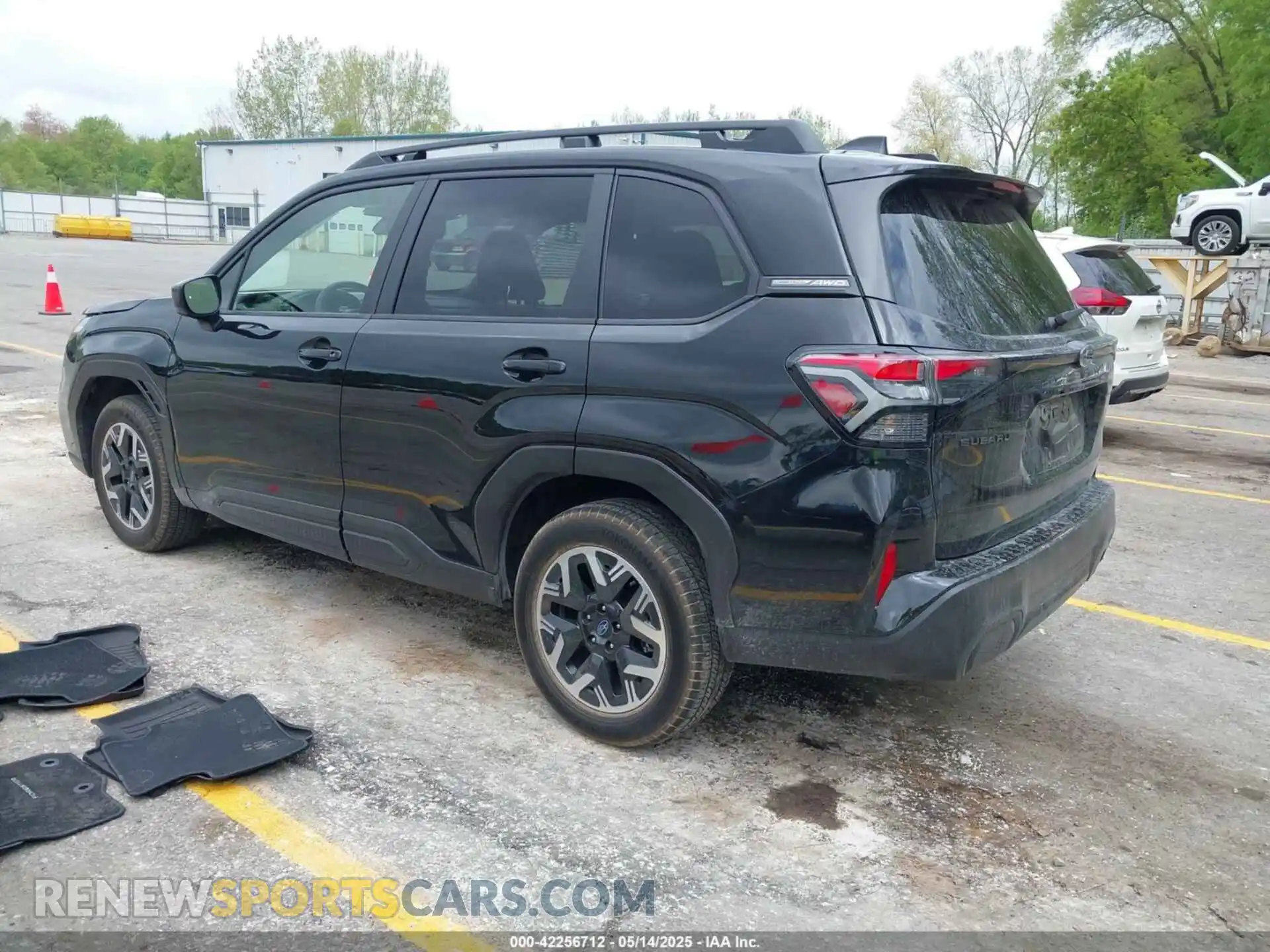 3 Photograph of a damaged car JF2SLDDC8SH412409 SUBARU FORESTER 2025