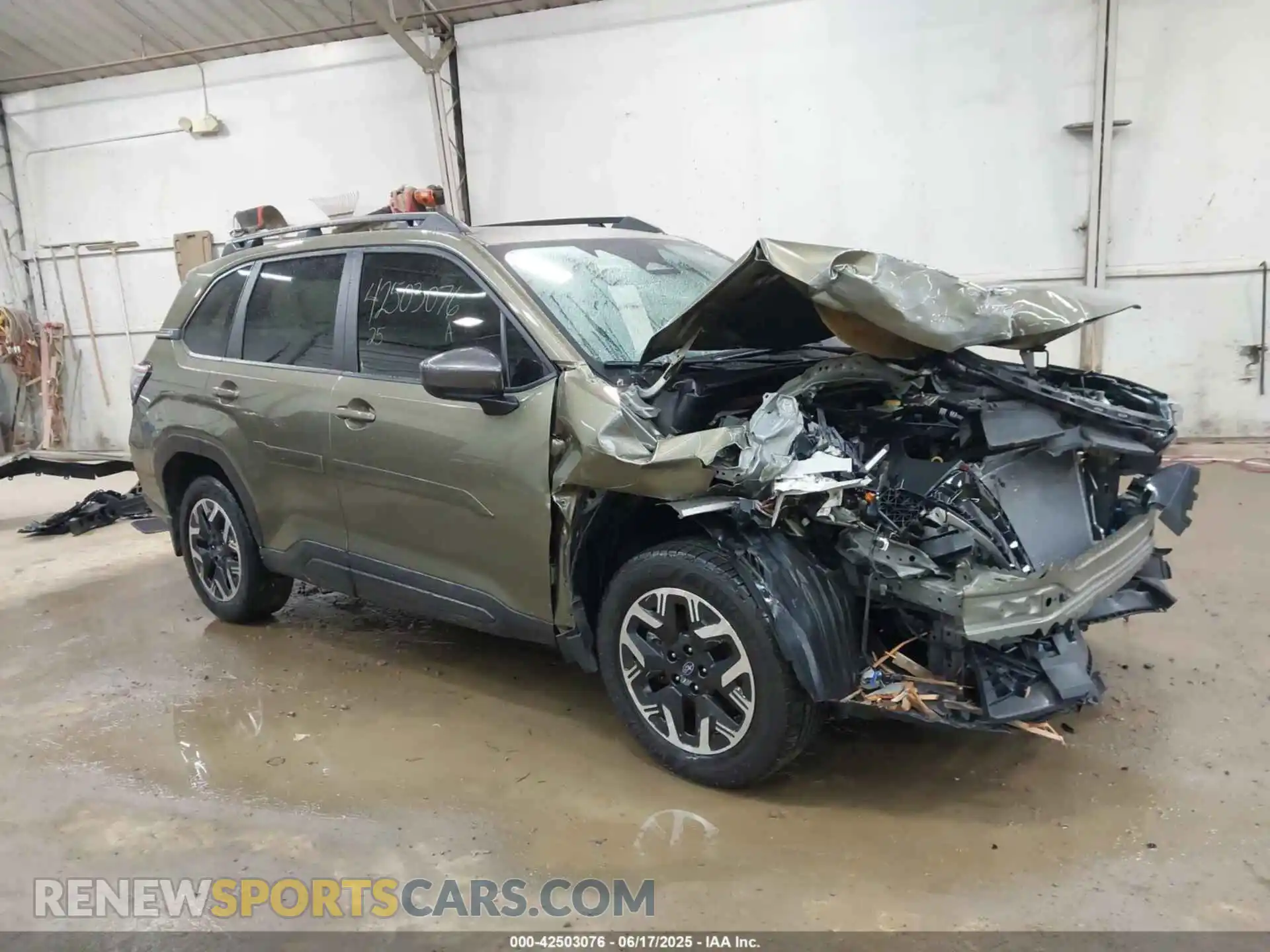 1 Photograph of a damaged car JF2SLDDC9SH438517 SUBARU FORESTER 2025