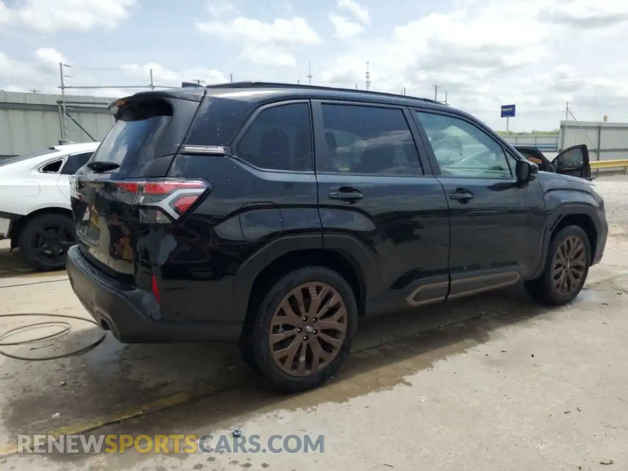 3 Photograph of a damaged car JF2SLDHC5SH512123 SUBARU FORESTER 2025