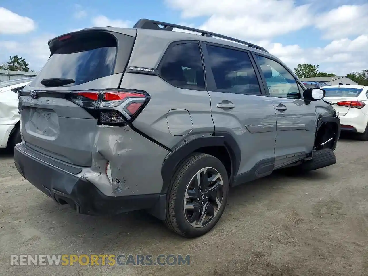 3 Фотография поврежденного автомобиля JF2SLDNC0SH497437 SUBARU FORESTER 2025