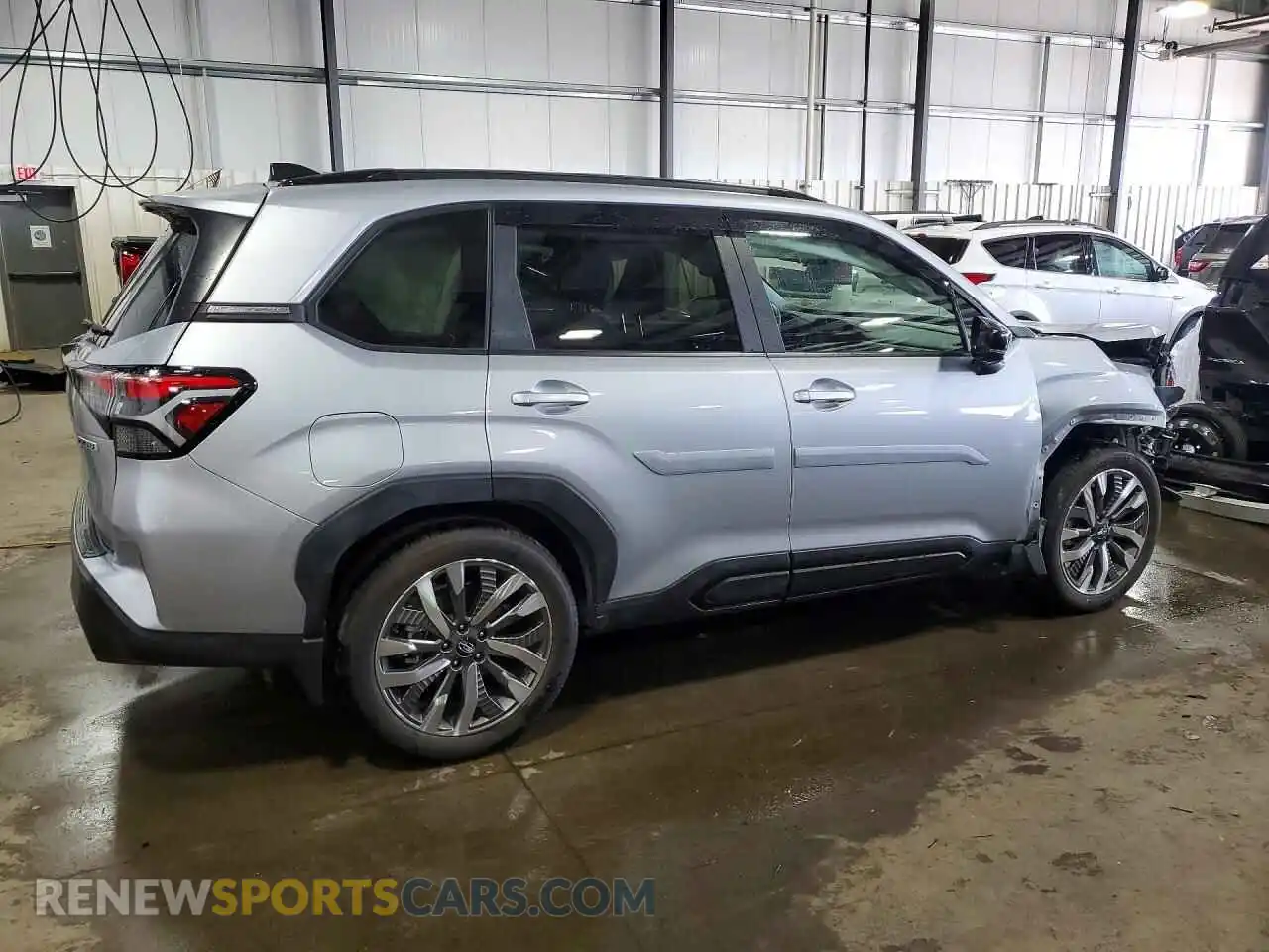 3 Photograph of a damaged car JF2SLDTC5SH511500 SUBARU FORESTER 2025