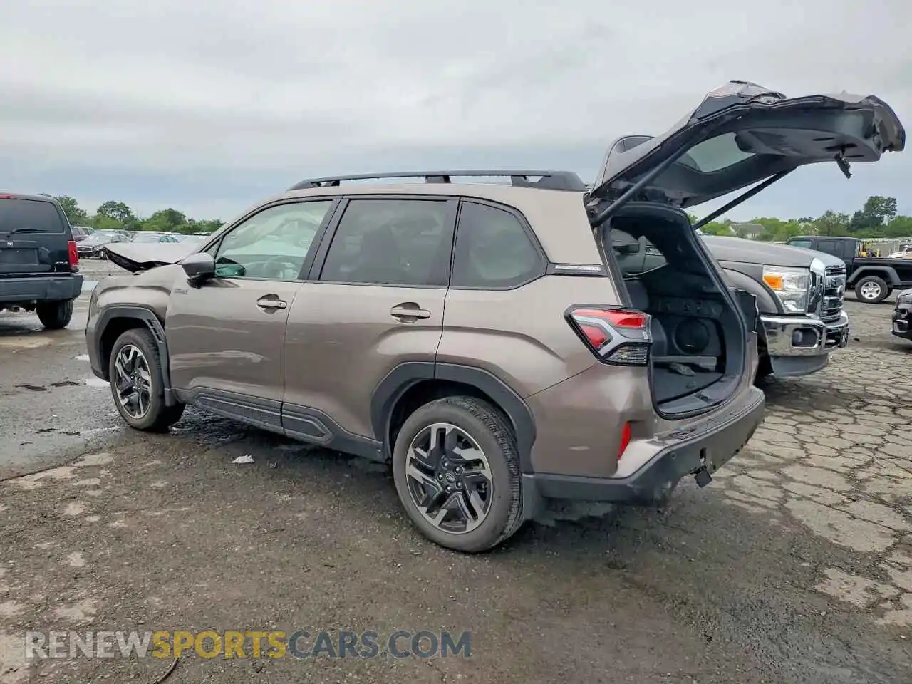 2 fotografías del automóvil dañado JF2SLSRD2SH439269 SUBARU FORESTER 2025