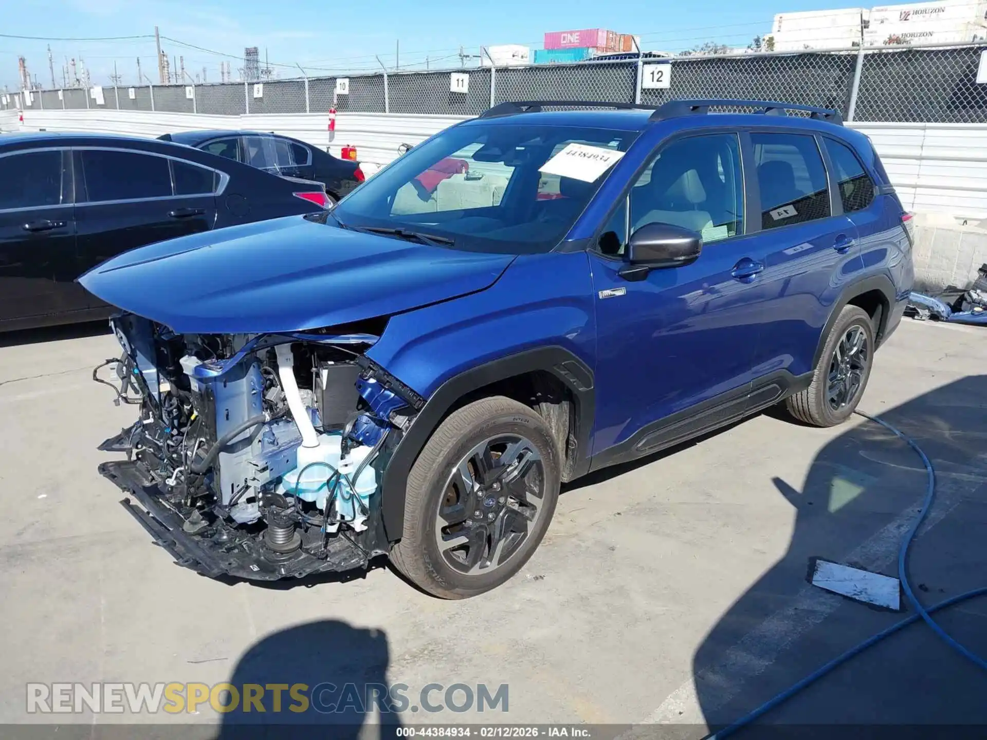 2 fotografías del automóvil dañado JF2SLSRD4SH404099 SUBARU FORESTER 2025