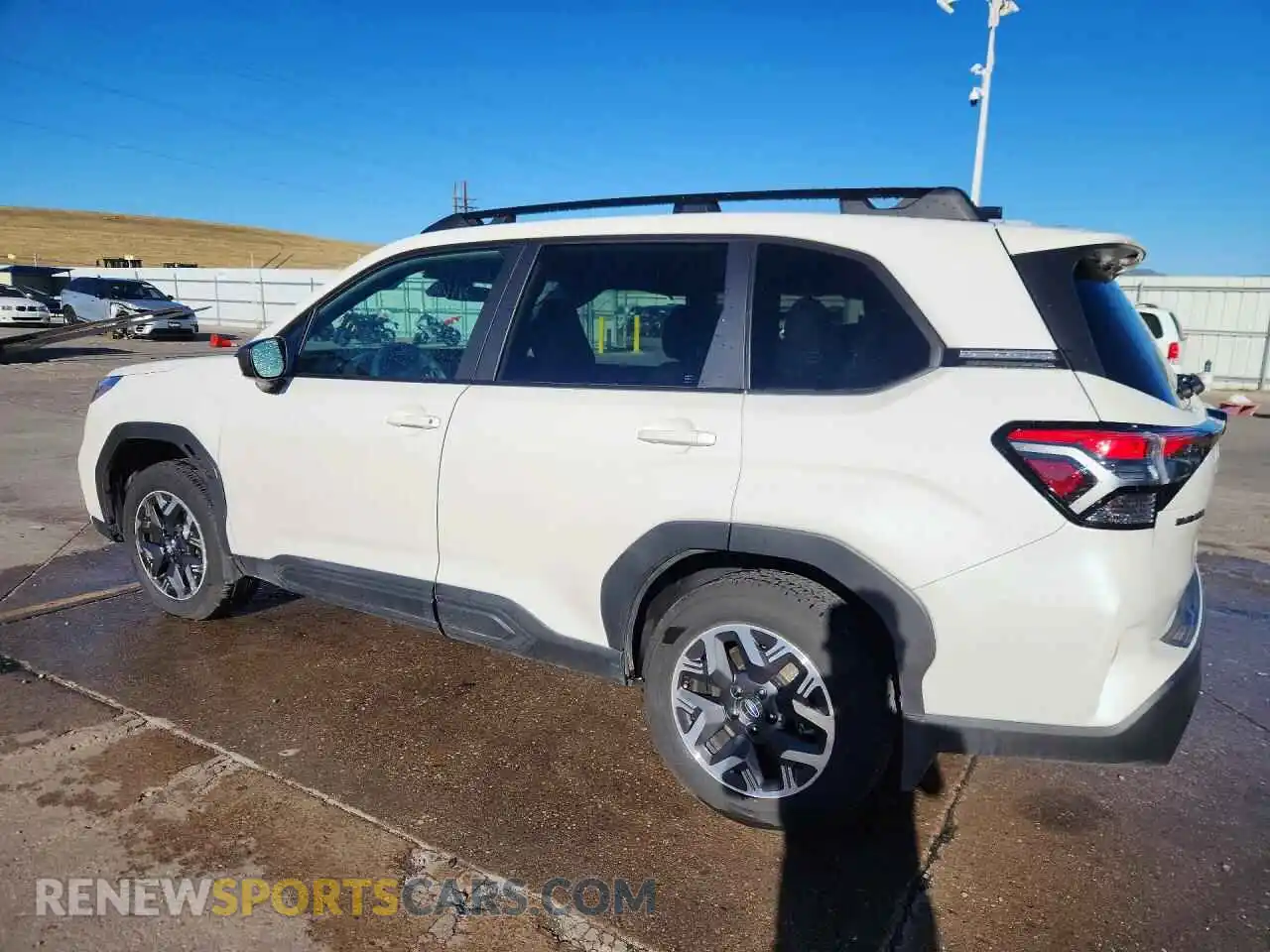 2 Фотография поврежденного автомобиля 4S4SLDD67T3009329 SUBARU FORESTER 2026