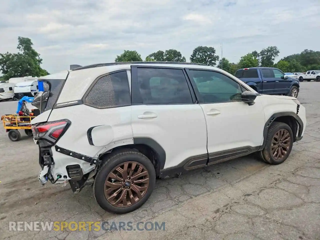 3 fotografías del automóvil dañado 4S4SLDH69T3061717 SUBARU FORESTER 2026