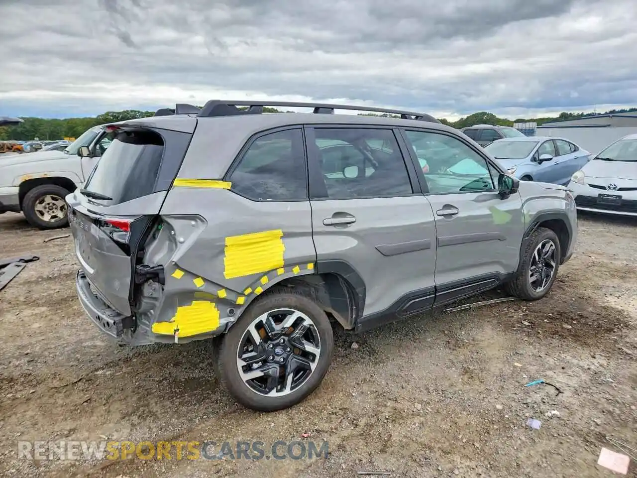 3 Photograph of a damaged car 4S4SLDR62T3029920 SUBARU FORESTER 2026
