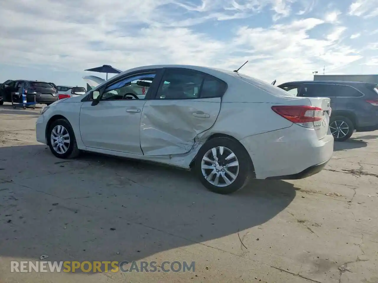2 fotografías del automóvil dañado 4S3GKAB69K3605572 SUBARU IMPREZA 2019