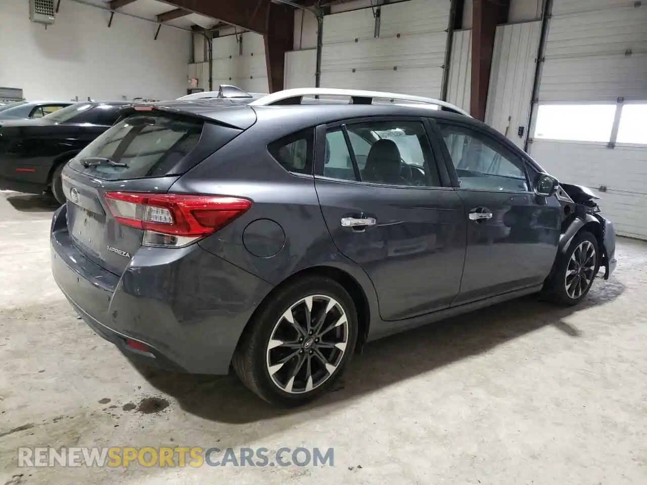 3 Фотография поврежденного автомобиля 4S3GTAU69L3705425 SUBARU IMPREZA 2020