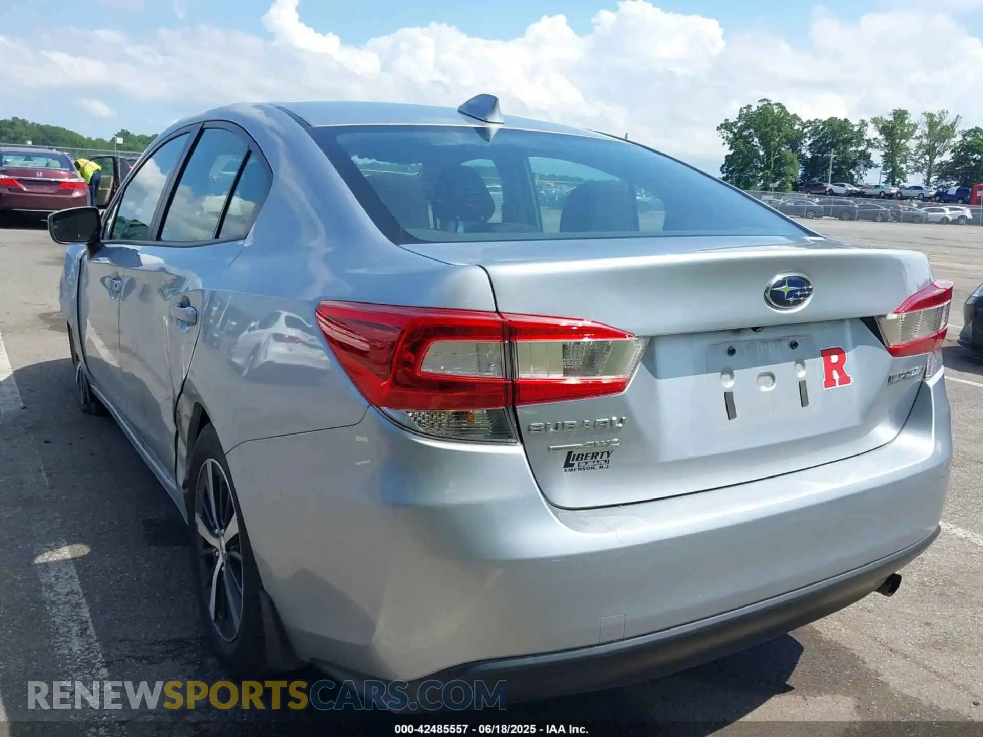 3 Фотография поврежденного автомобиля 4S3GKAV68P3601354 SUBARU IMPREZA 2023