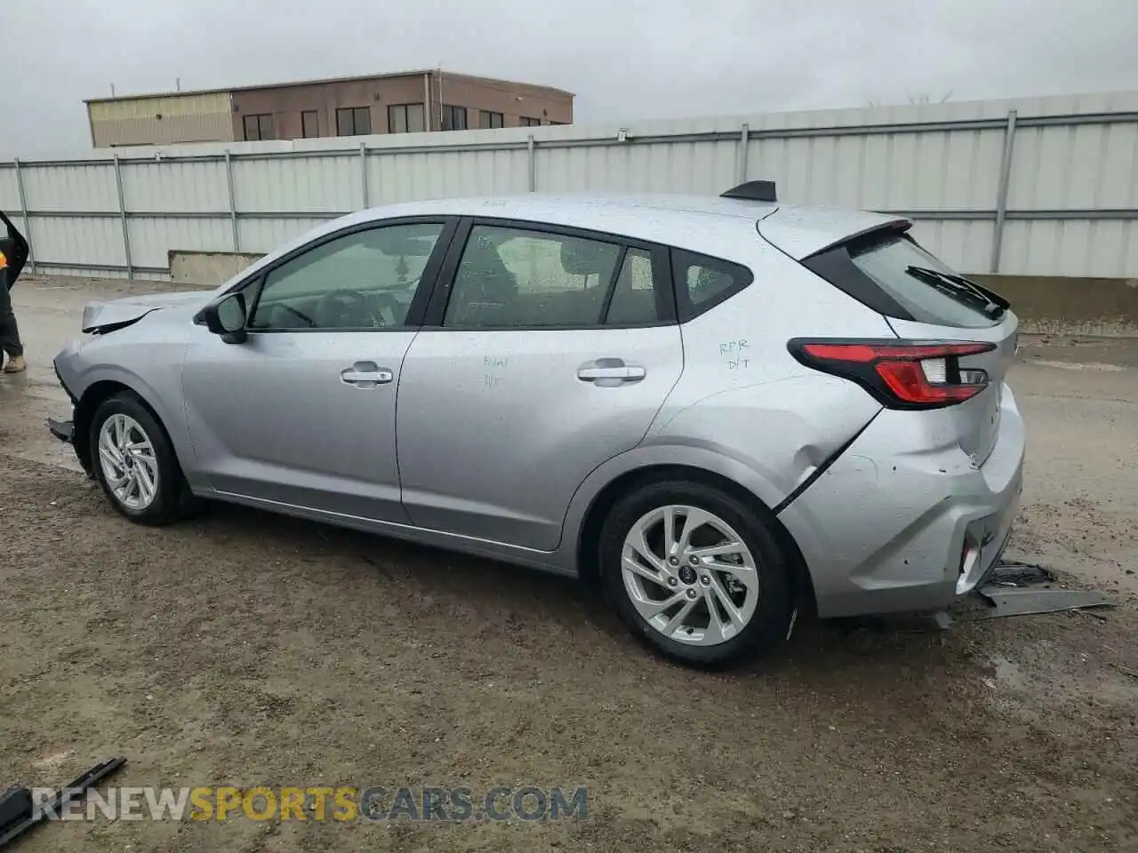 2 Фотография поврежденного автомобиля JF1GUABC6R8383799 SUBARU IMPREZA 2024