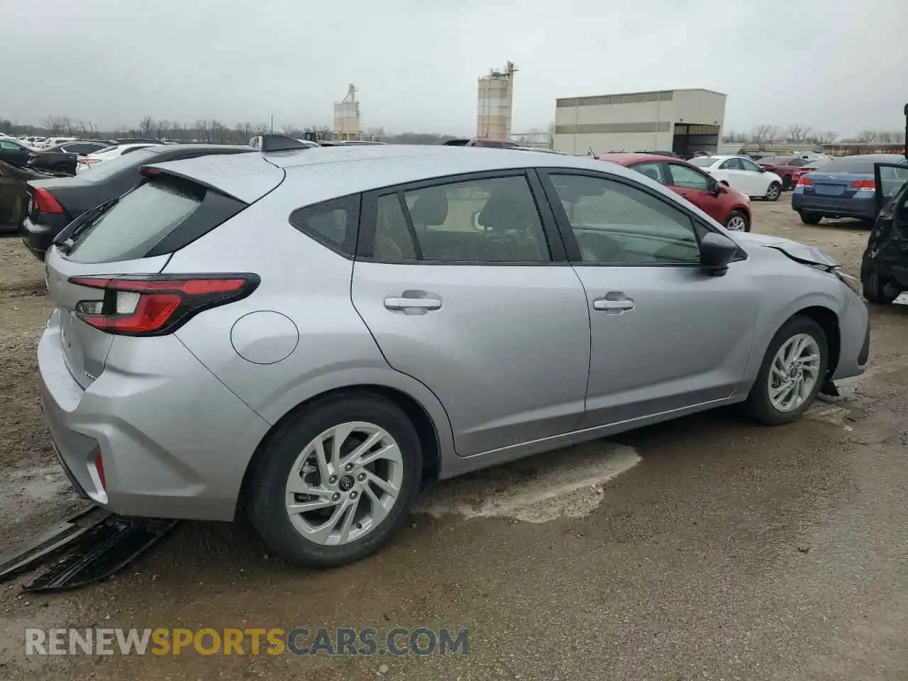3 Фотография поврежденного автомобиля JF1GUABC6R8383799 SUBARU IMPREZA 2024