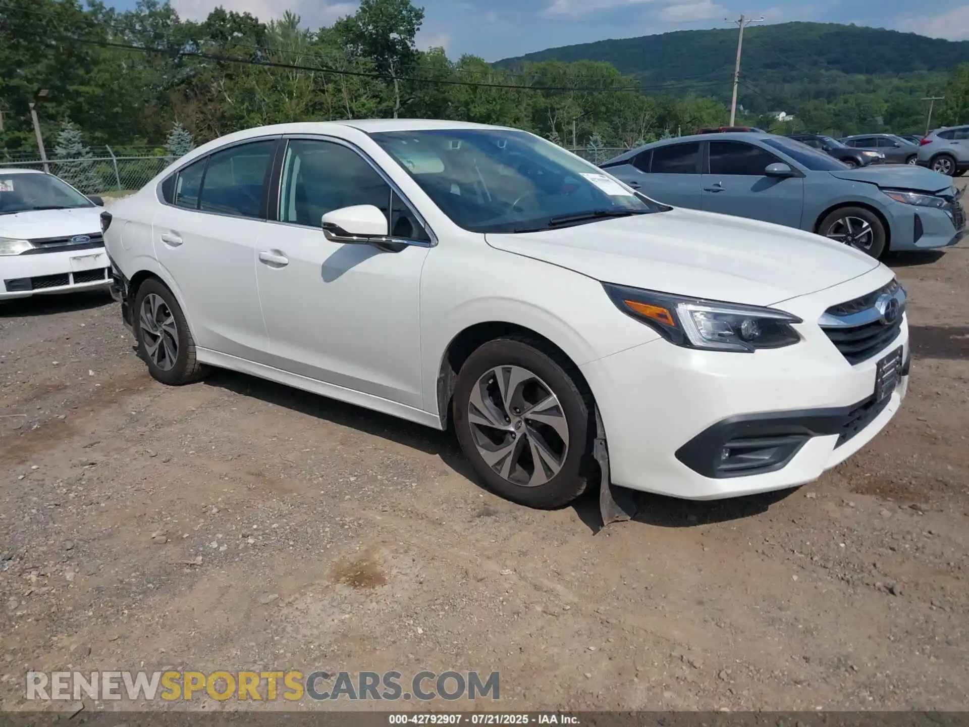 1 Photograph of a damaged car 4S3BWAD64M3010238 SUBARU LEGACY 2021
