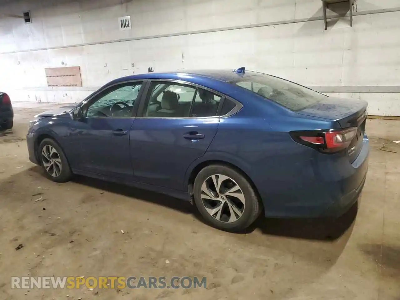 2 Photograph of a damaged car 4S3BWAD66M3012766 SUBARU LEGACY 2021