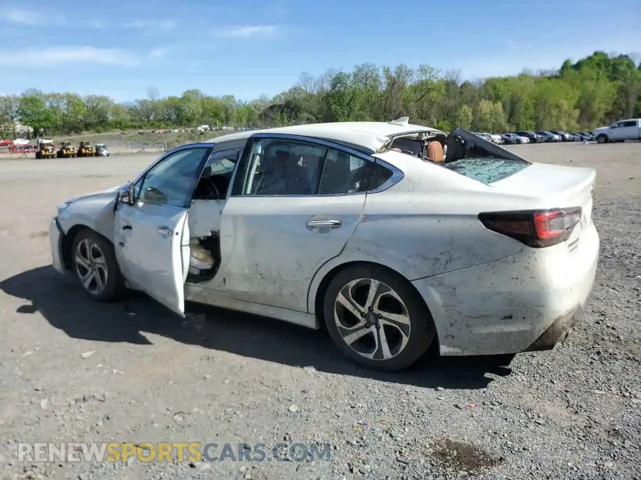 2 Photograph of a damaged car 4S3BWGP67M3005226 SUBARU LEGACY 2021