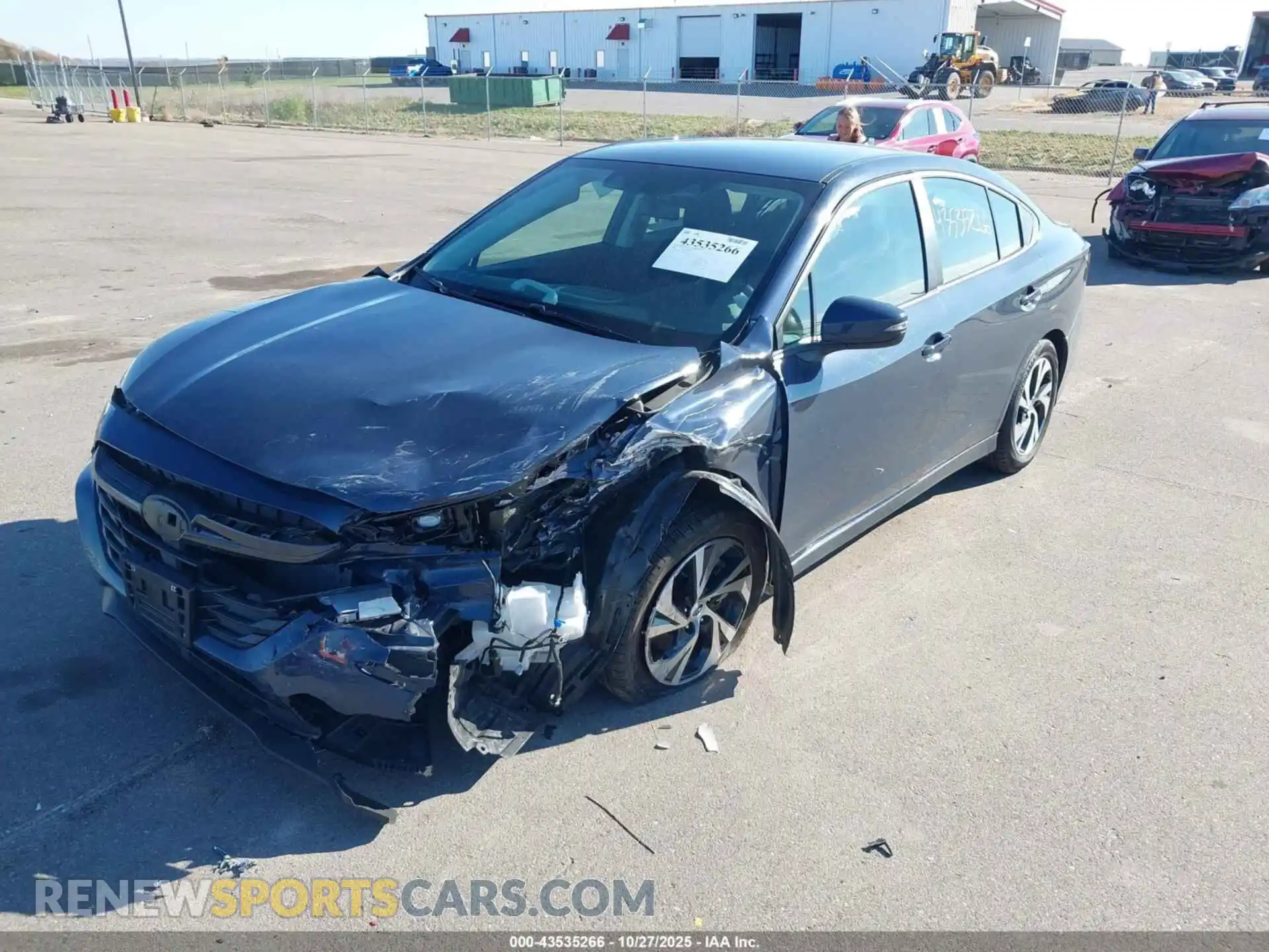 2 fotografías del automóvil dañado 4S3BWAD64S3022452 SUBARU LEGACY 2025