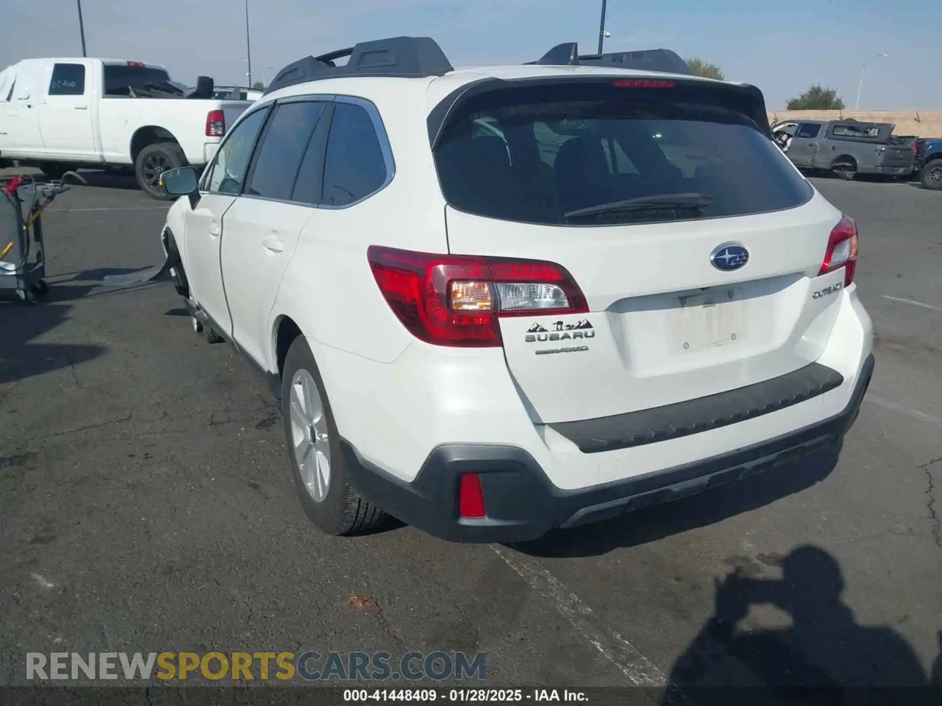 3 Photograph of a damaged car 4S4BSAFC9K3253812 SUBARU OUTBACK 2019