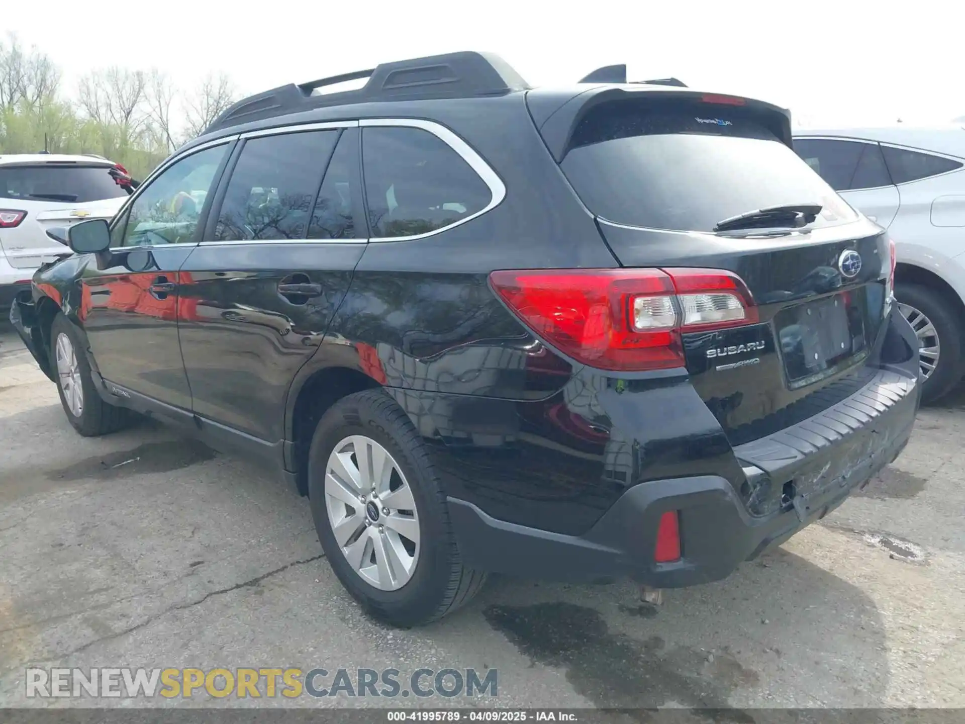 3 Photograph of a damaged car 4S4BSAHC2K3323129 SUBARU OUTBACK 2019