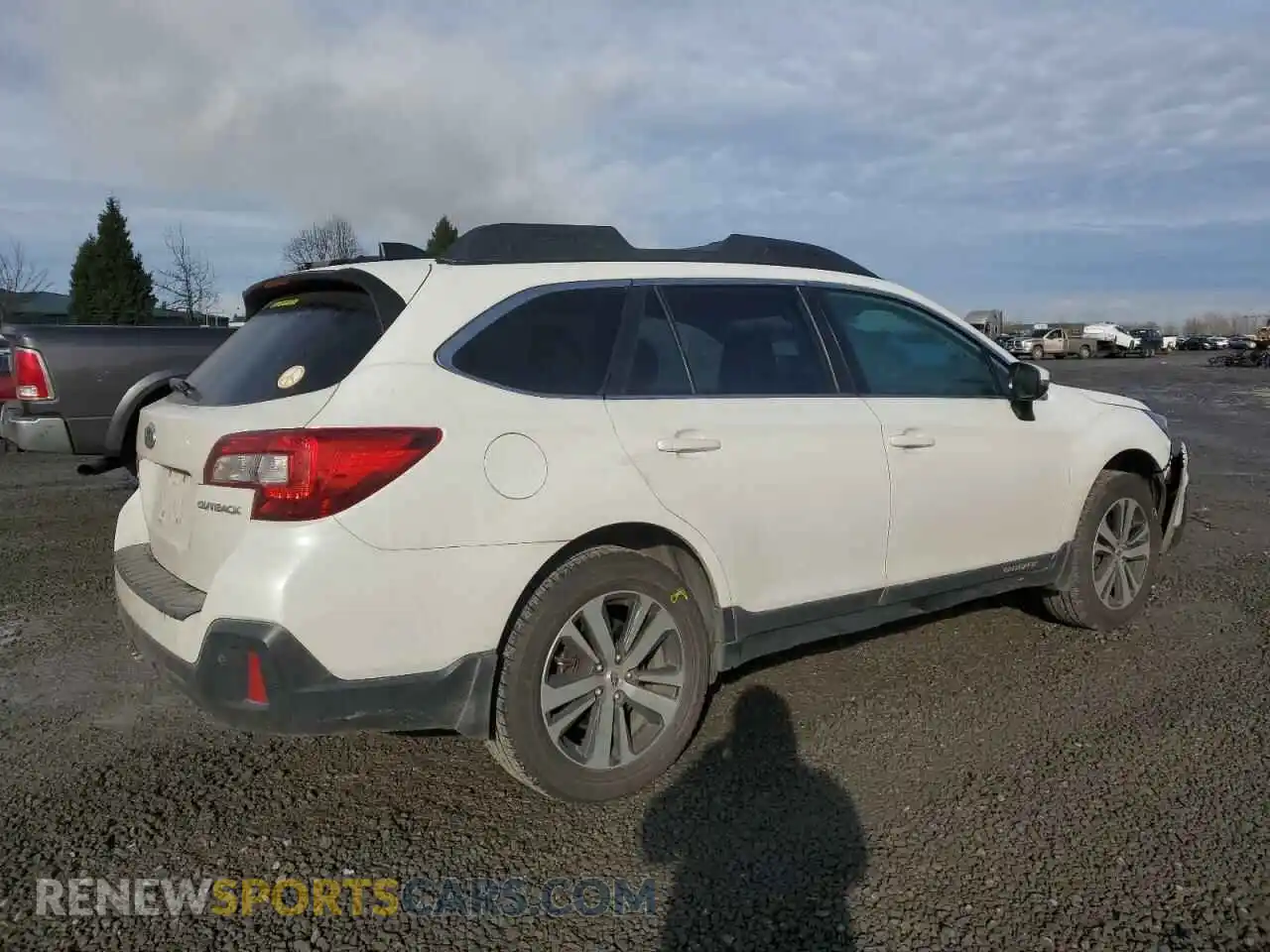 3 Photograph of a damaged car 4S4BSANC1K3277622 SUBARU OUTBACK 2019