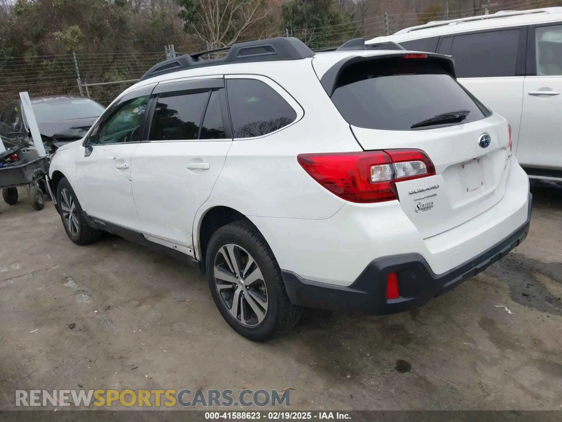 3 Photograph of a damaged car 4S4BSANC1K3292282 SUBARU OUTBACK 2019