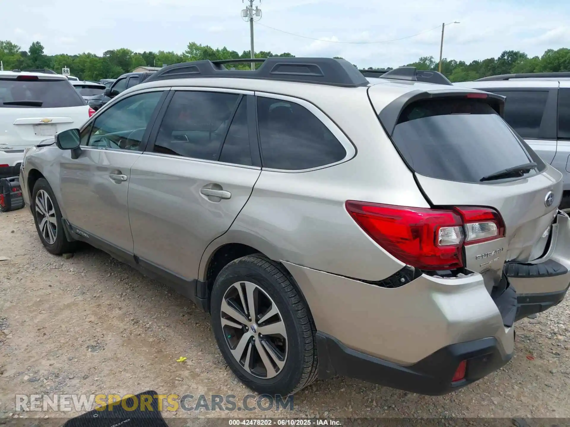 3 Photograph of a damaged car 4S4BSANC6K3217058 SUBARU OUTBACK 2019