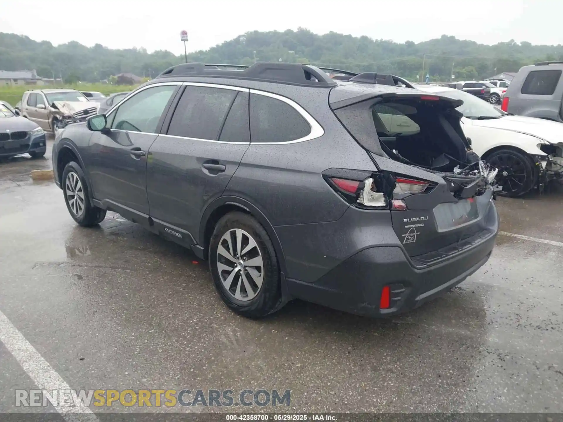 3 Photograph of a damaged car 4S4BTAEC7L3261584 SUBARU OUTBACK 2020