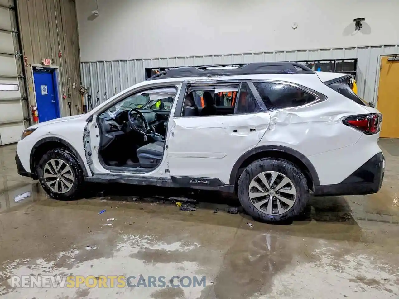 2 Photograph of a damaged car 4S4BTAFC3N3152380 SUBARU OUTBACK 2022